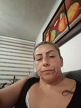 maynor_1998's Live XXX Chat