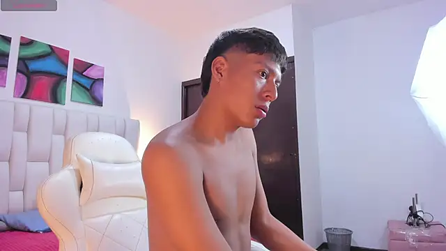 Ryan_wylde2 Chat XXX in diretta