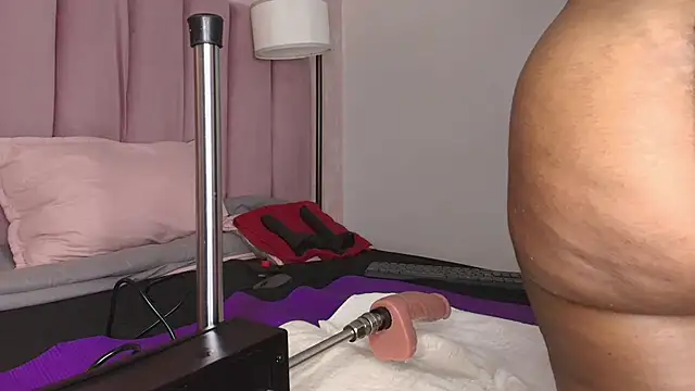HallyBans Adlı Modelin Canlı XXX Sohbeti