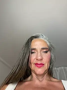 Alimela élő XXX-chatje