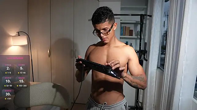 Paradise_boy__ Adlı Modelin Web Kamerası Şovu