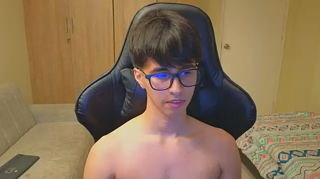carl_dixon Adlı Modelin Canlı XXX Sohbeti
