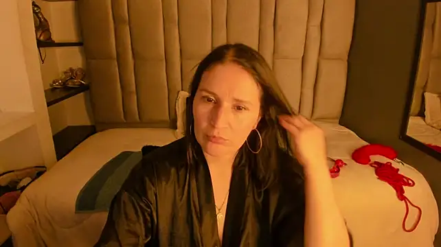 Chatroom XXX en direct de Barbara_fox__