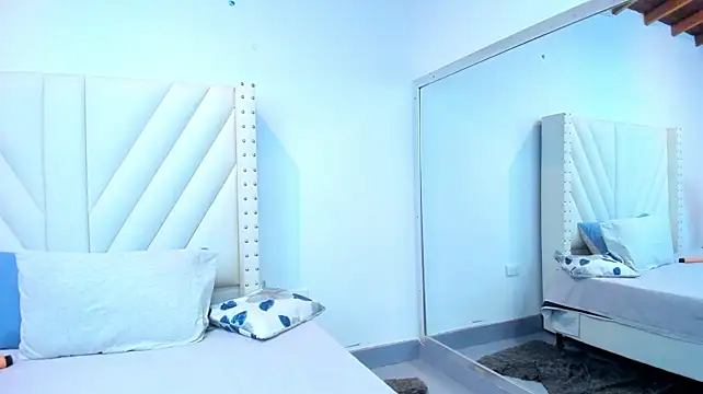 Paulynavera Chat XXX in diretta