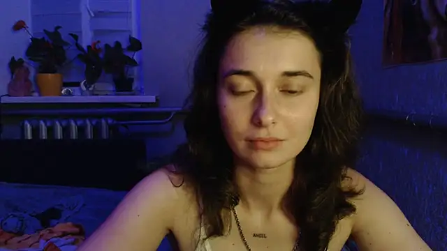 Angelik5371 Adlı Modelin Canlı XXX Sohbeti
