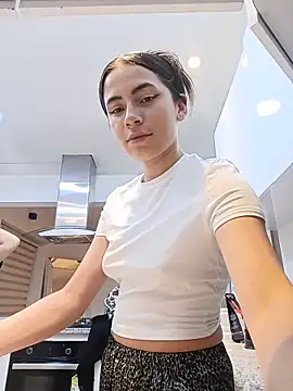 Czat XXX na żywo – Ivyy_sweet_