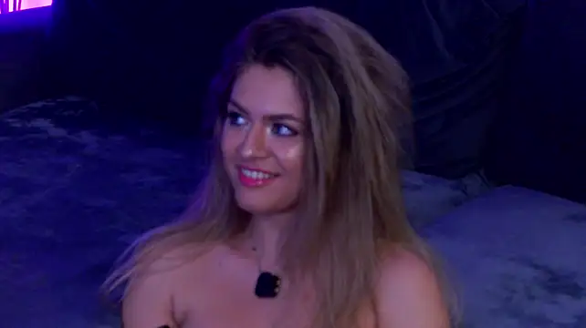 Aveenaquinn's Live XXX Chat