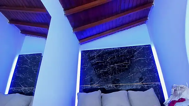Chat +18 de miia_blumm ao vivo