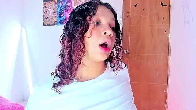 Chatroom XXX en direct de Emily_Coper18