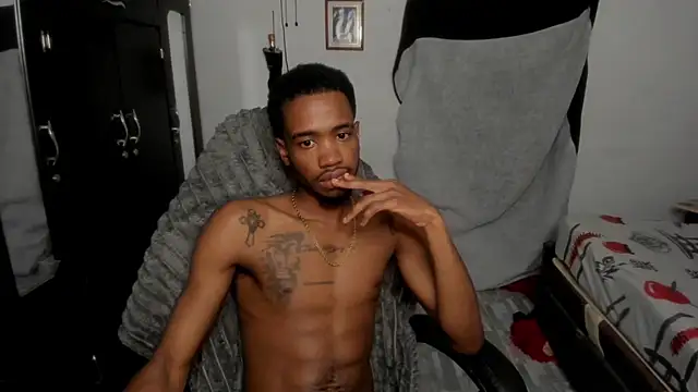 Kofi_exotic_2 Chat XXX in diretta