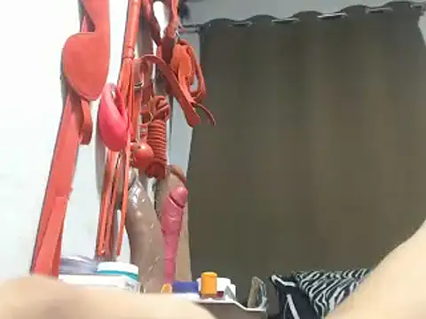 צ'אט XXX בשידור חי של 30cmHORSECOCKSELFSUCKER