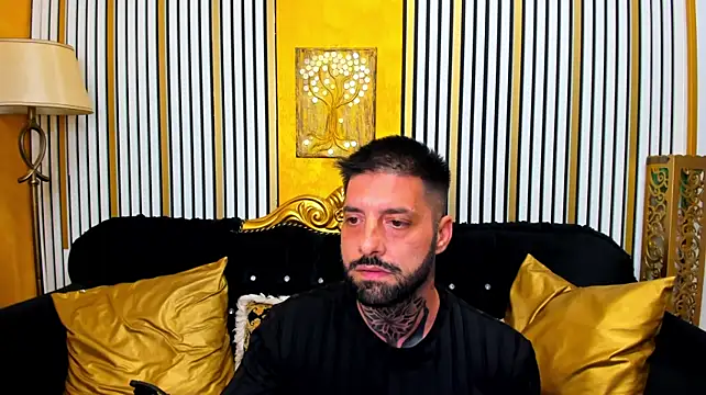 XXX chat uživo modela TommyDum