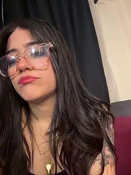 Chanel-fire's Live XXX Chat