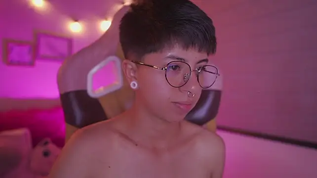 tommy_blue's Live XXX Chat