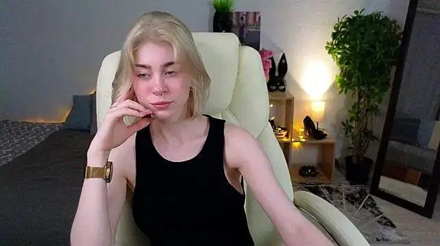 Lilycollins_'s Live XXX Chat