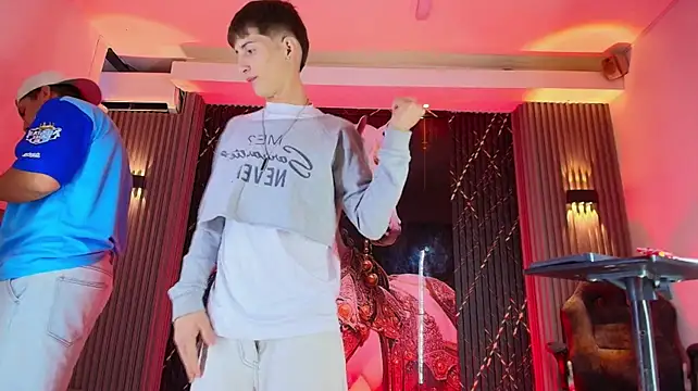 The_Boy_King_: онлайн-секс-чат