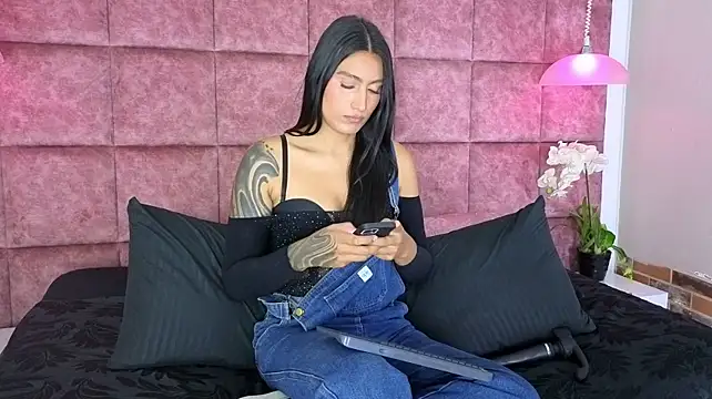 Taly_Fox Adlı Modelin Canlı XXX Sohbeti