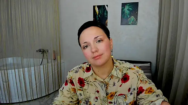 GoldenHazee Live XXX-chat