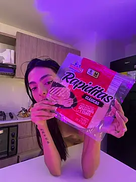 ZaraLuuvn Live XXX chat