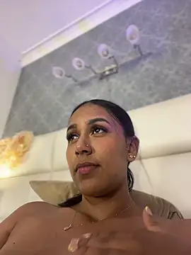Chat +18 de MiilaBlake ao vivo