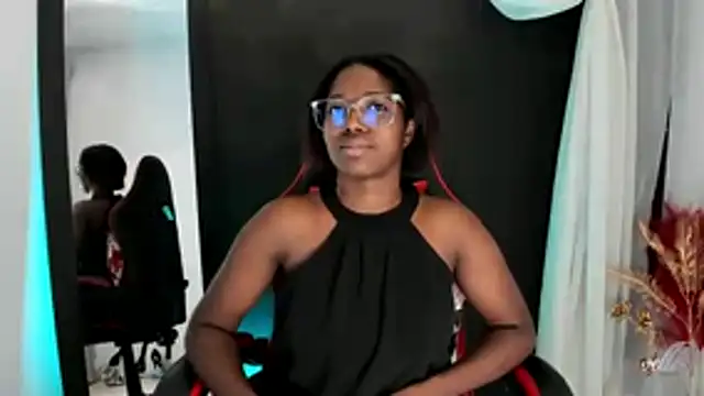 Chat +18 de connywellss ao vivo
