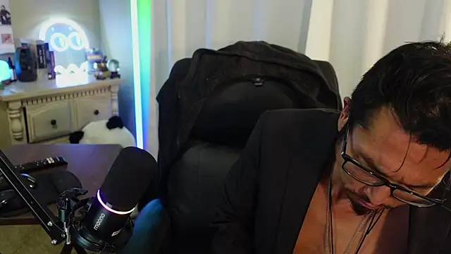 Ghost11_11's Live XXX Chat