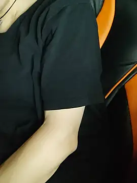 Aashikalaa Adlı Modelin Canlı XXX Sohbeti