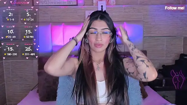 Živý XXX chat mia_devine_
