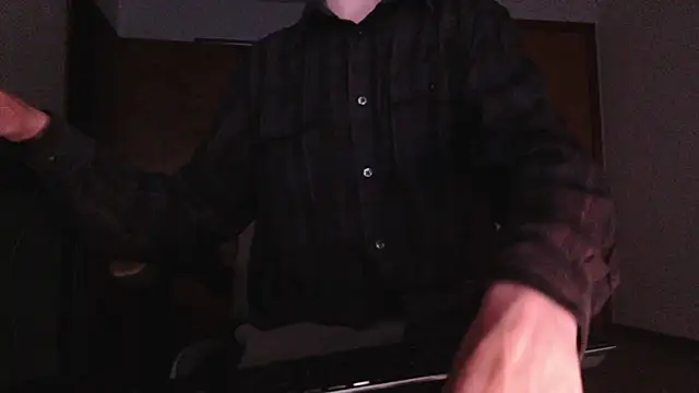 Opondestre00420's Live XXX Chat