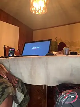 Red_And_Mizstaken's Live XXX Chat