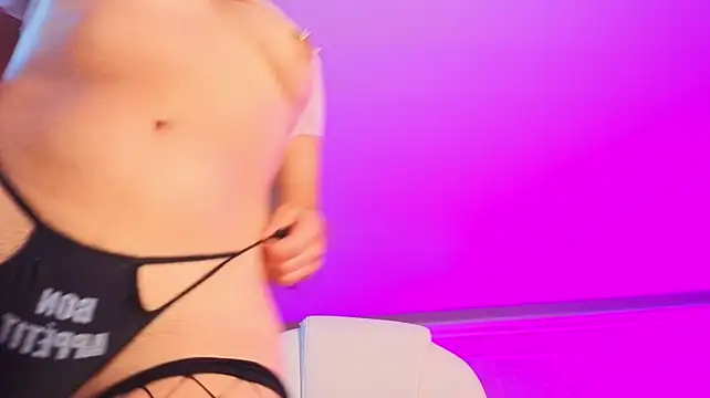 valkyria_12n Live XXX chat