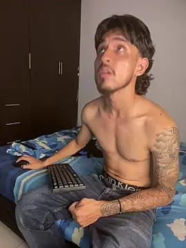 Kriss_Edwards 即時 XXX 聊天