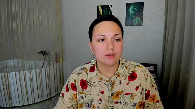 GoldenHazeen Live XXX chat