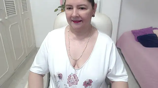 leonela_69 Live XXX Chat