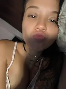 צ'אט XXX בשידור חי של LorenRosse