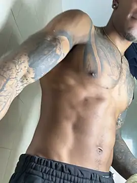 צ'אט XXX בשידור חי של blackboy-strong