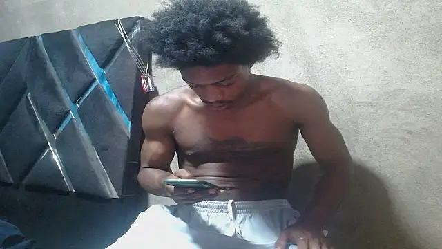 Larry-n-clouds Live XXX Chat