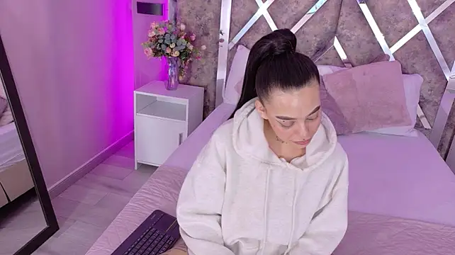 KatherineGomezn Live XXX chat