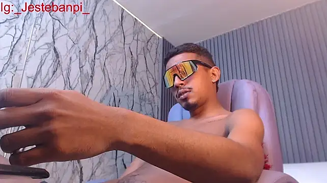 arthur_s69 Show Webcam