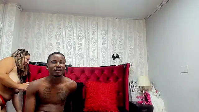 Chat +18 de scarlett_small_ ao vivo