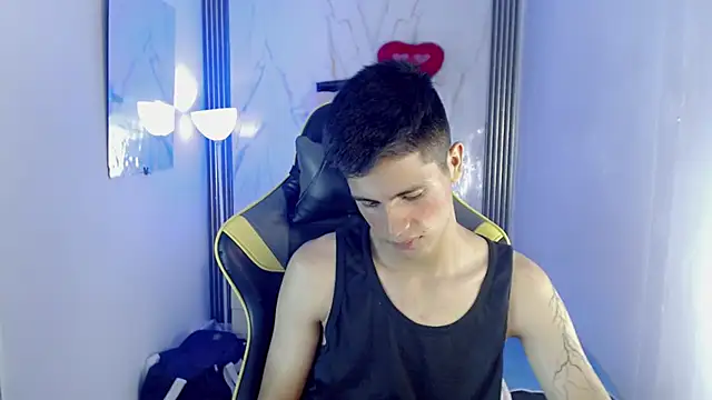 Chat +18 de Ascii_one ao vivo