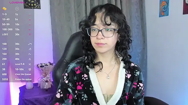 Chat +18 de indra_cam ao vivo
