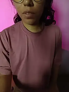 skinnyX333's Live XXX Chat