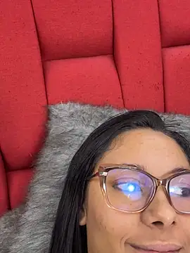 Chat +18 de Rouse_Stuniing ao vivo