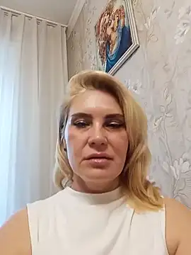 JennyOMay Adlı Modelin Canlı XXX Sohbeti