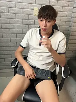 Nicola_hard Live XXX Chat