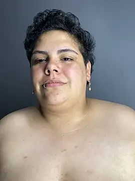 Hailey_Curvy Chat XXX in diretta