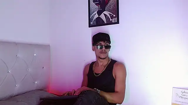 Angel_foxc13 Adlı Modelin Canlı XXX Sohbeti