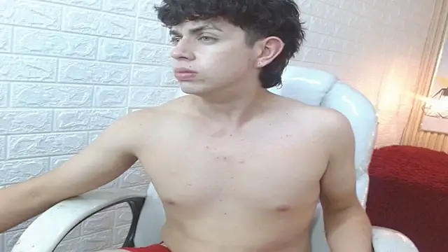 Andy_09_ Live XXX-Chat