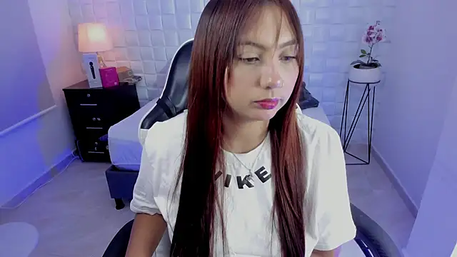anny_rouse24's Live XXX Chat